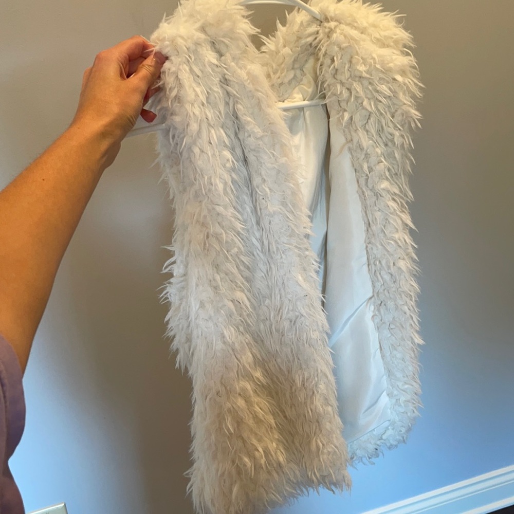 White hooded fur vest size medium
